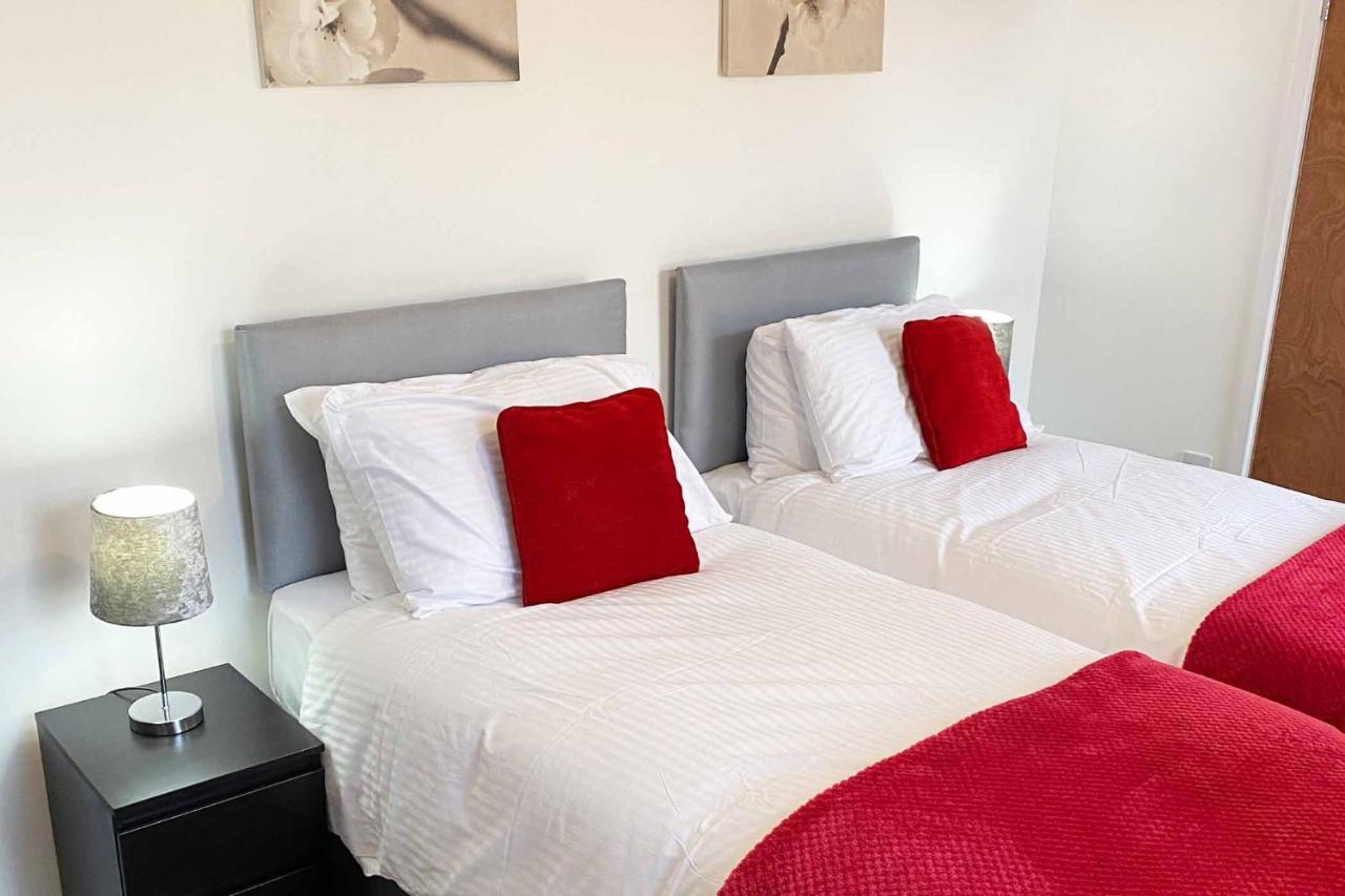 Sutton Contractor Accommodation - Warrington, St Helens Clock Face Esterno foto