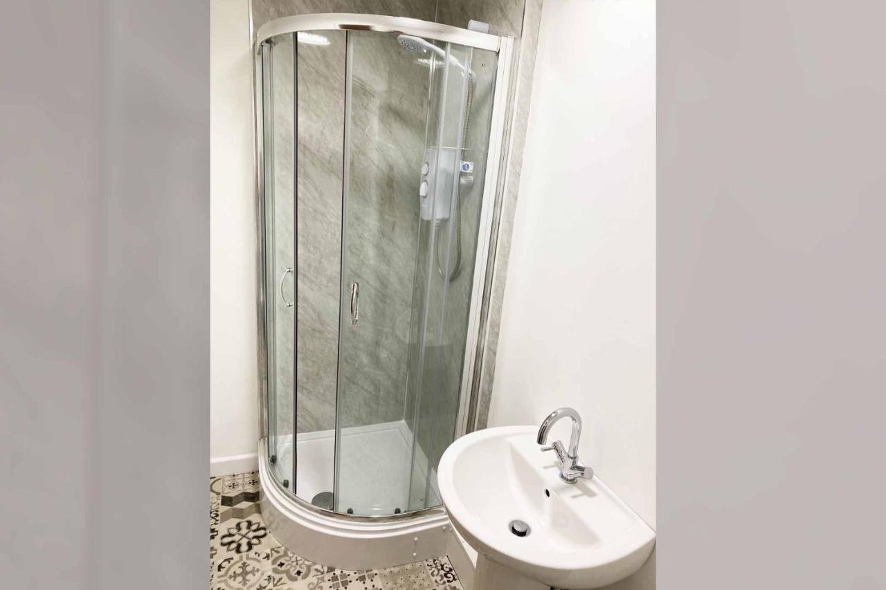 Sutton Contractor Accommodation - Warrington, St Helens Clock Face Esterno foto