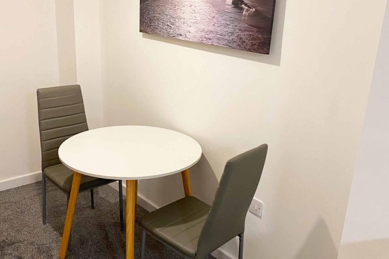 Sutton Contractor Accommodation - Warrington, St Helens Clock Face Esterno foto