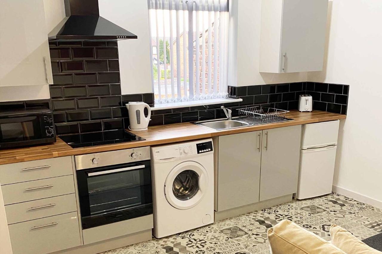 Sutton Contractor Accommodation - Warrington, St Helens Clock Face Esterno foto