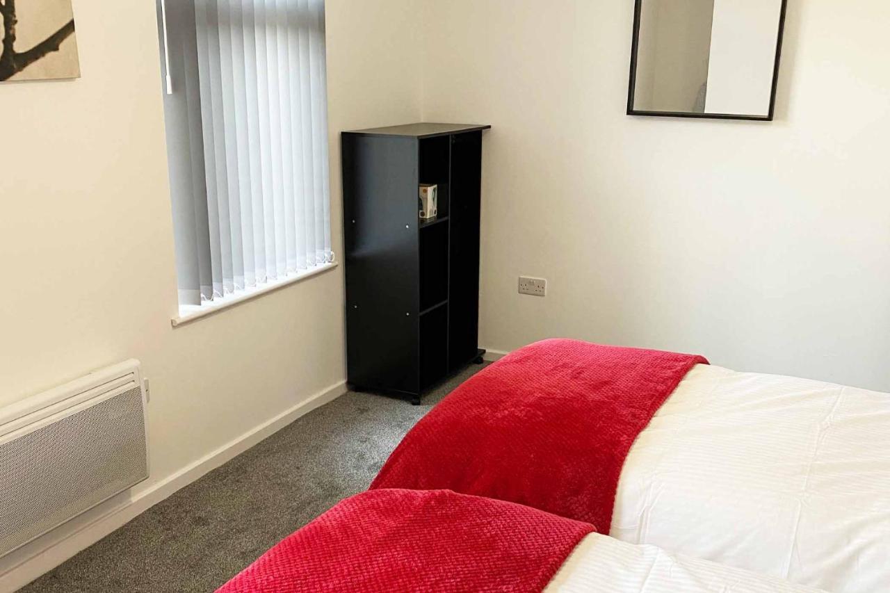 Sutton Contractor Accommodation - Warrington, St Helens Clock Face Esterno foto