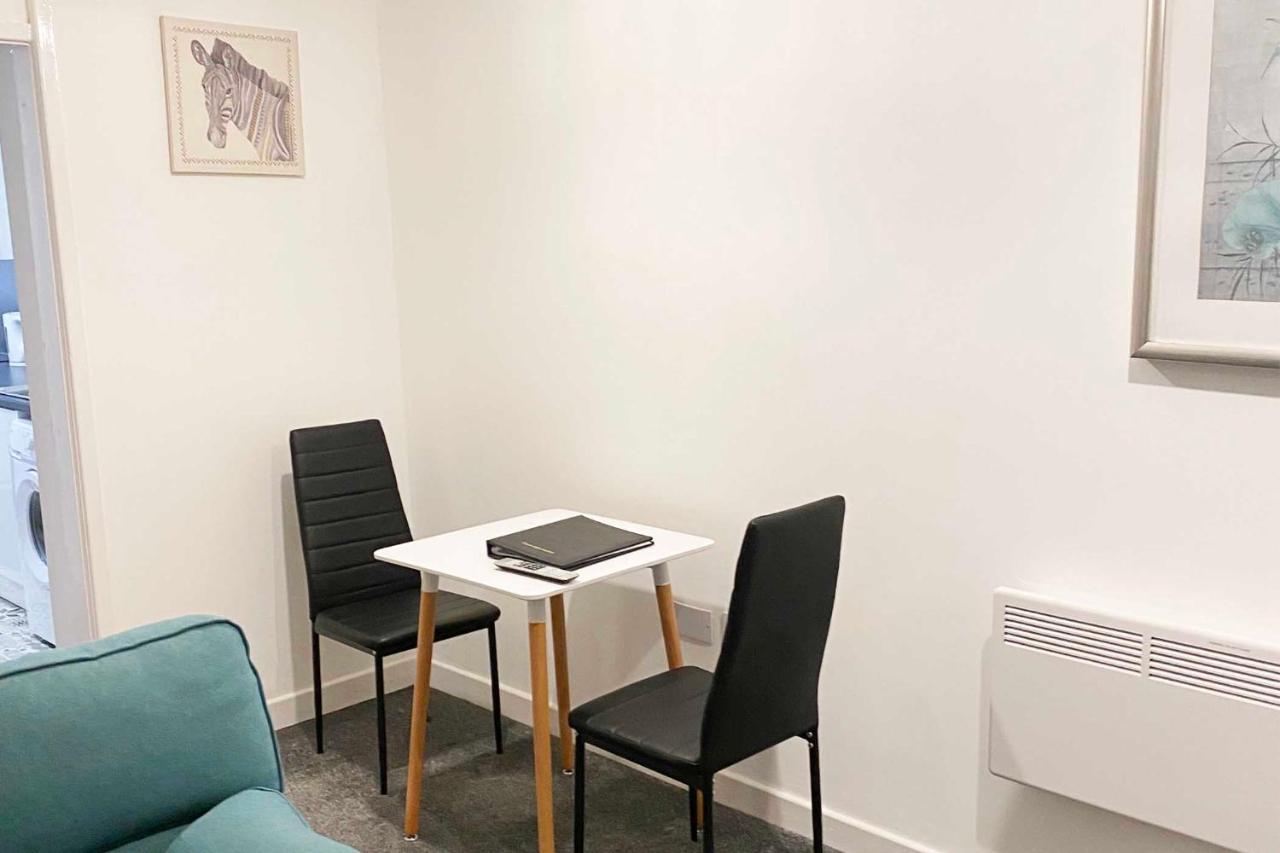 Sutton Contractor Accommodation - Warrington, St Helens Clock Face Esterno foto