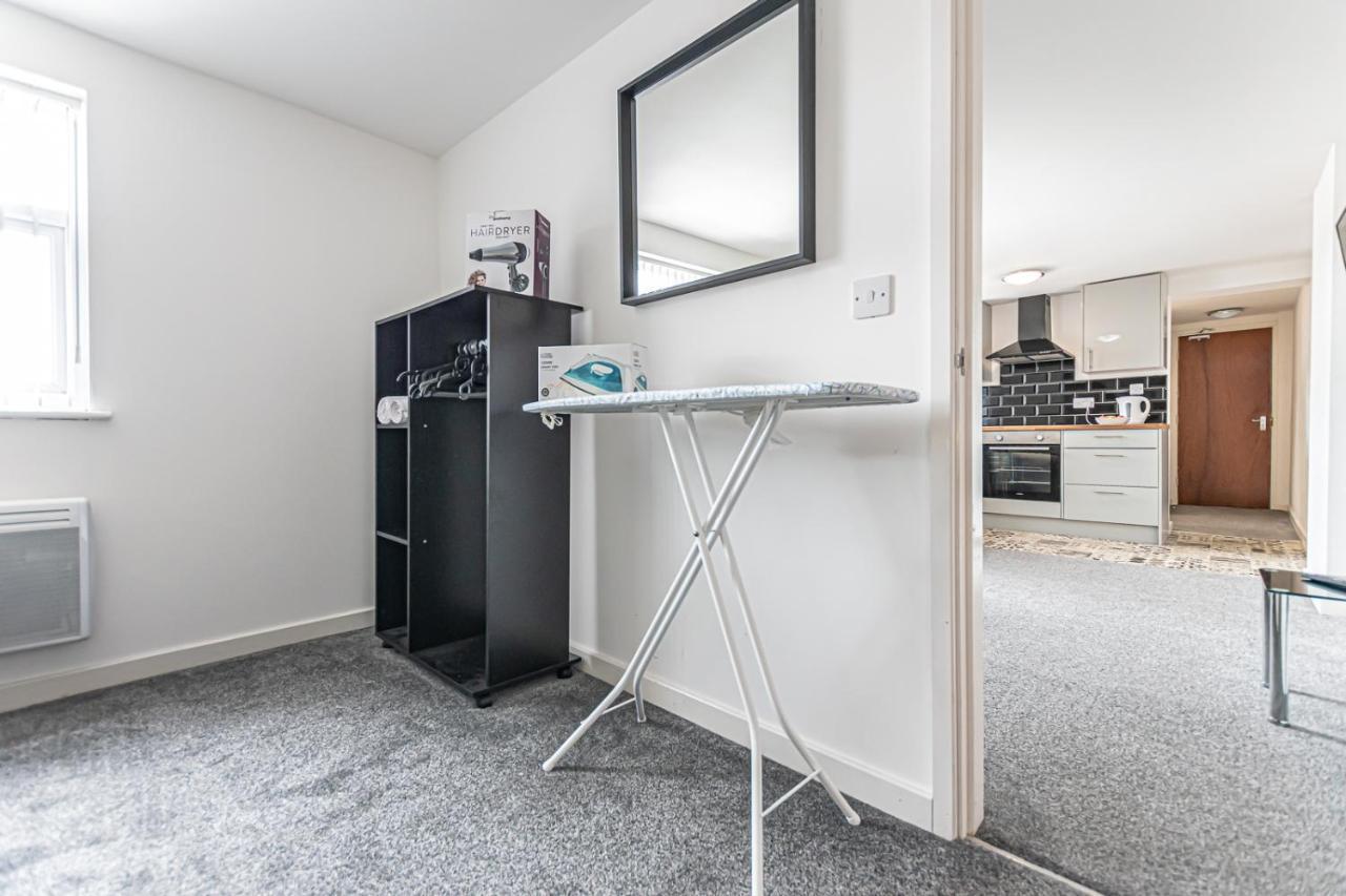 Sutton Contractor Accommodation - Warrington, St Helens Clock Face Esterno foto