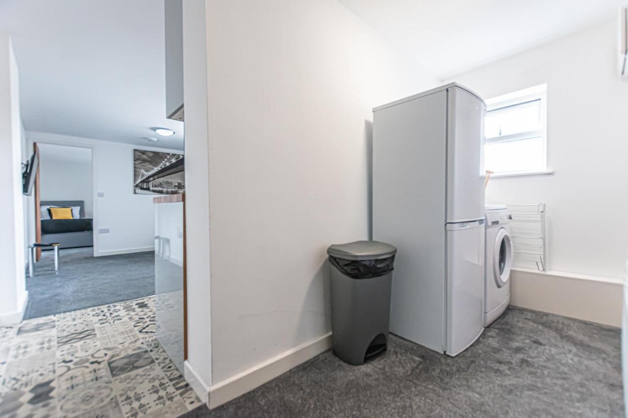 Sutton Contractor Accommodation - Warrington, St Helens Clock Face Esterno foto
