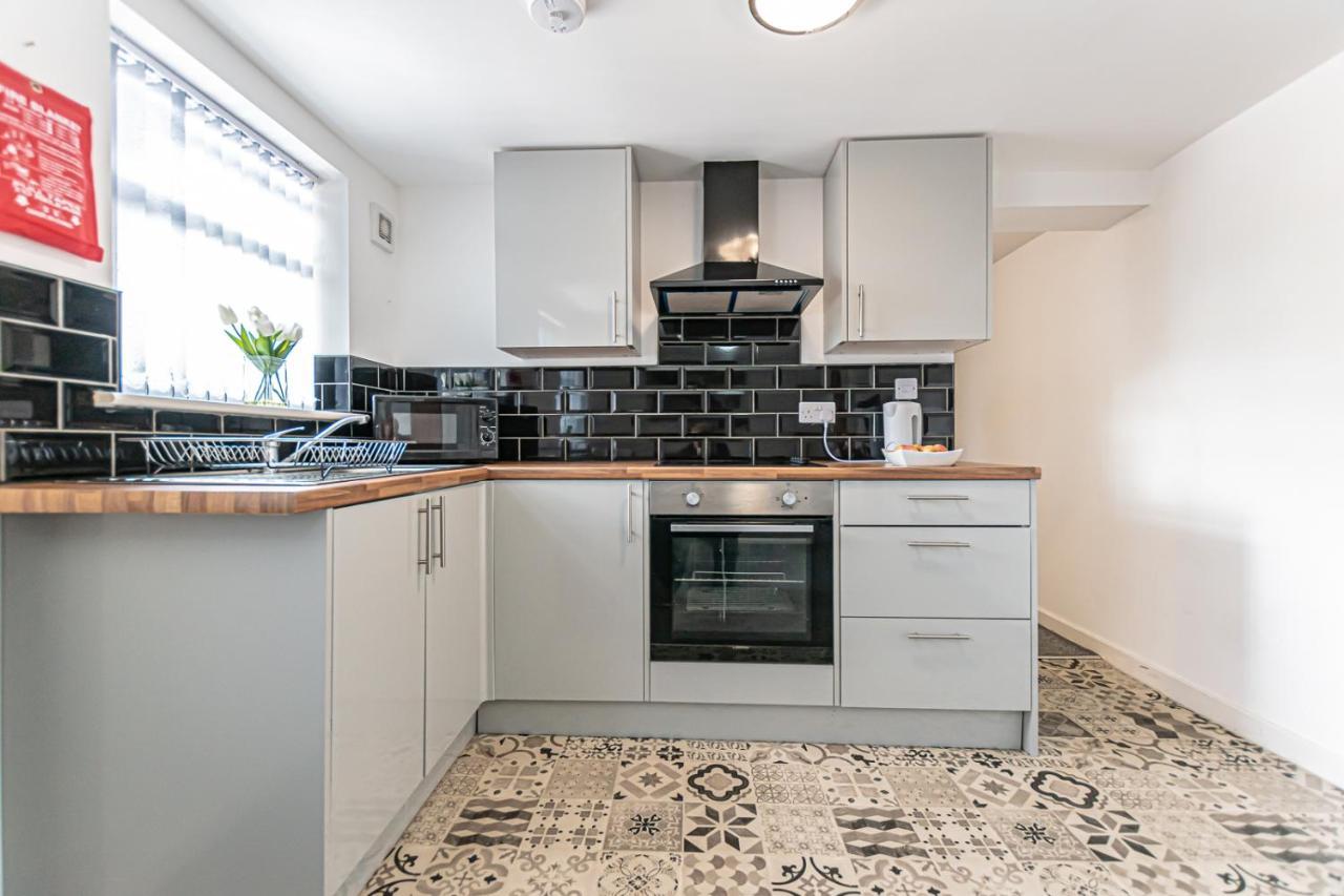 Sutton Contractor Accommodation - Warrington, St Helens Clock Face Esterno foto