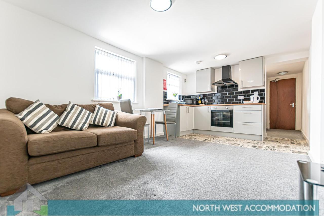 Sutton Contractor Accommodation - Warrington, St Helens Clock Face Esterno foto